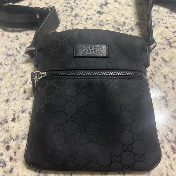 Black Authentic Gucci Messenger Bag - Picture 2 of 3